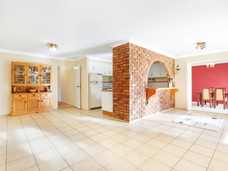 16 Govett Crescent, Figtree NSW 2525