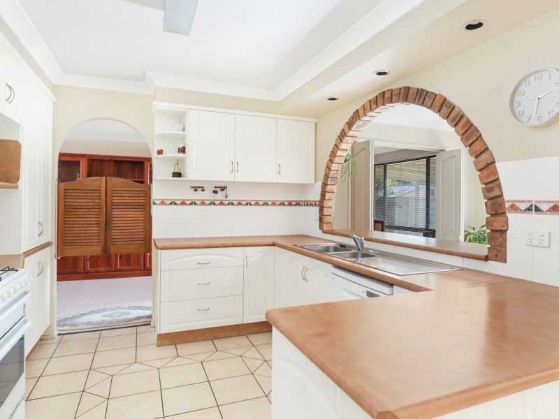 16 Govett Crescent, Figtree NSW 2525