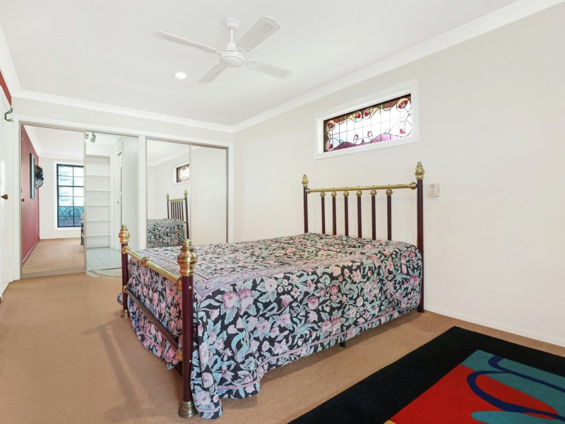 16 Govett Crescent, Figtree NSW 2525