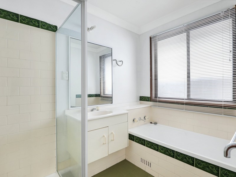 22 Grasmere Street, Mount Saint Thomas NSW 2500