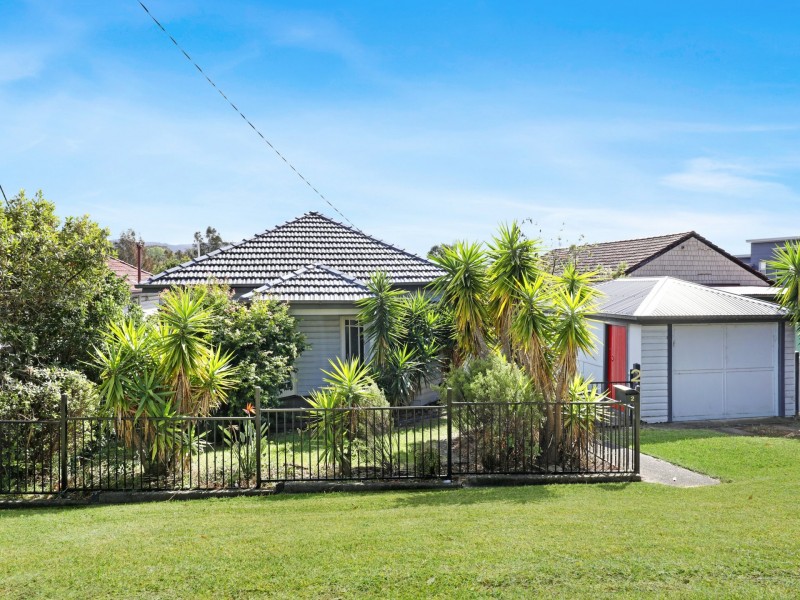 2 Phillips Ave, West Wollongong NSW 2500