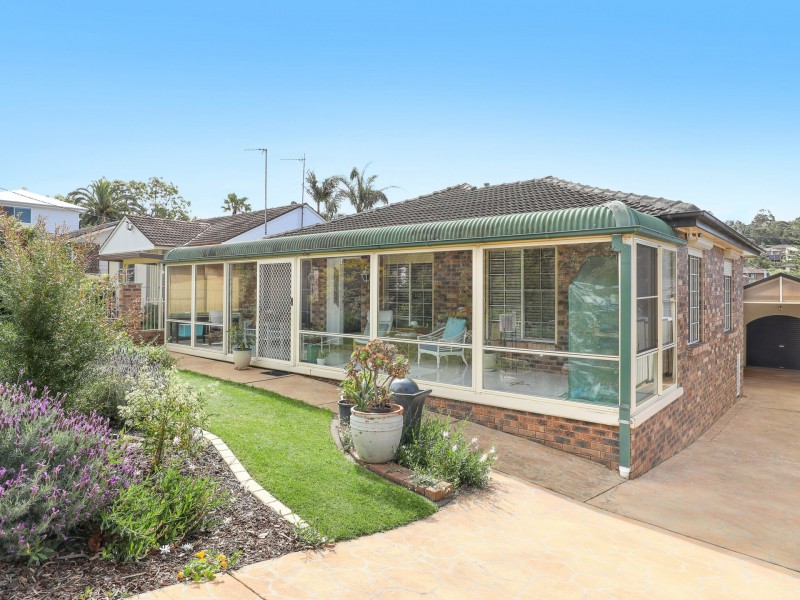 18 Roycroft Ave, Mount Warrigal NSW 2528