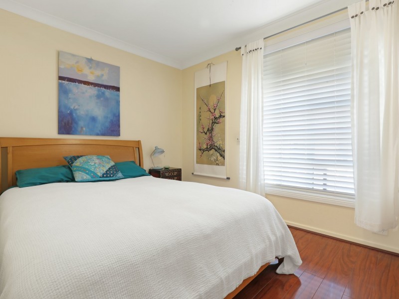 18 Roycroft Ave, Mount Warrigal NSW 2528