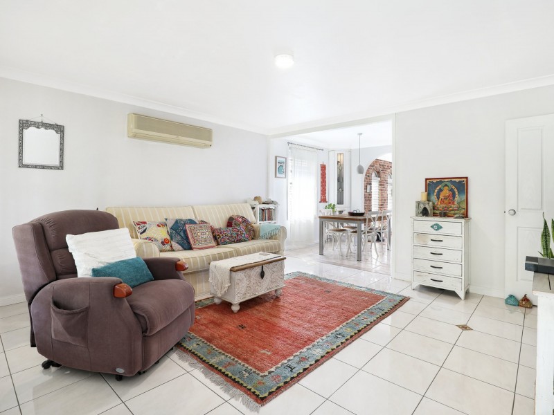18 Roycroft Ave, Mount Warrigal NSW 2528