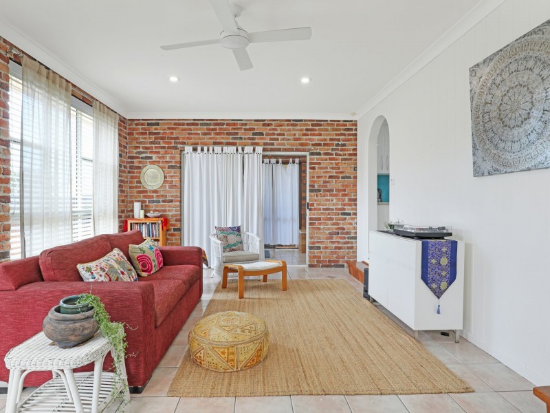 18 Roycroft Ave, Mount Warrigal NSW 2528