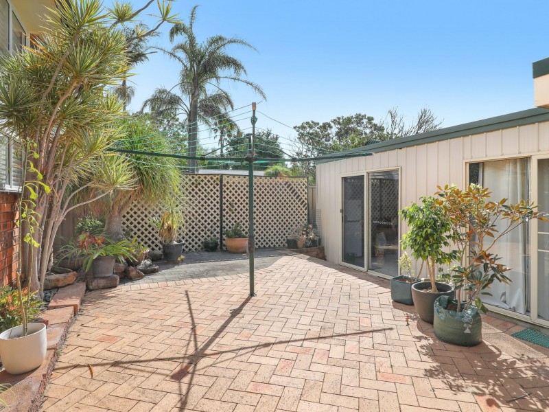 18 Roycroft Ave, Mount Warrigal NSW 2528