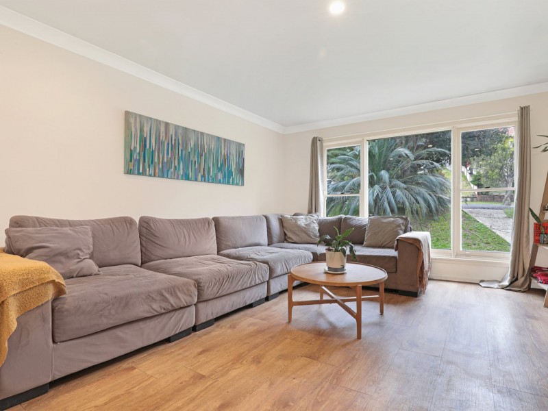 32 Pooraka Ave, West Wollongong NSW 2500