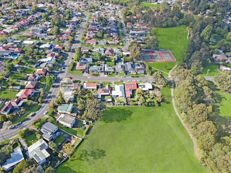 32 Pooraka Ave, West Wollongong NSW 2500