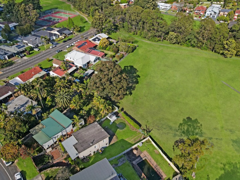 32 Pooraka Ave, West Wollongong NSW 2500
