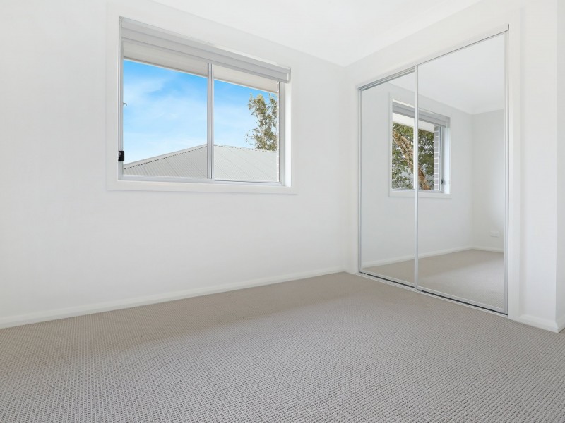 38 Day Street, Lake Illawarra NSW 2528