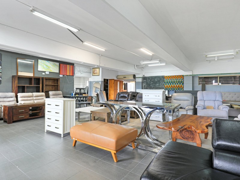 Shop 3/2 Tallegalla Street, Unanderra NSW 2526