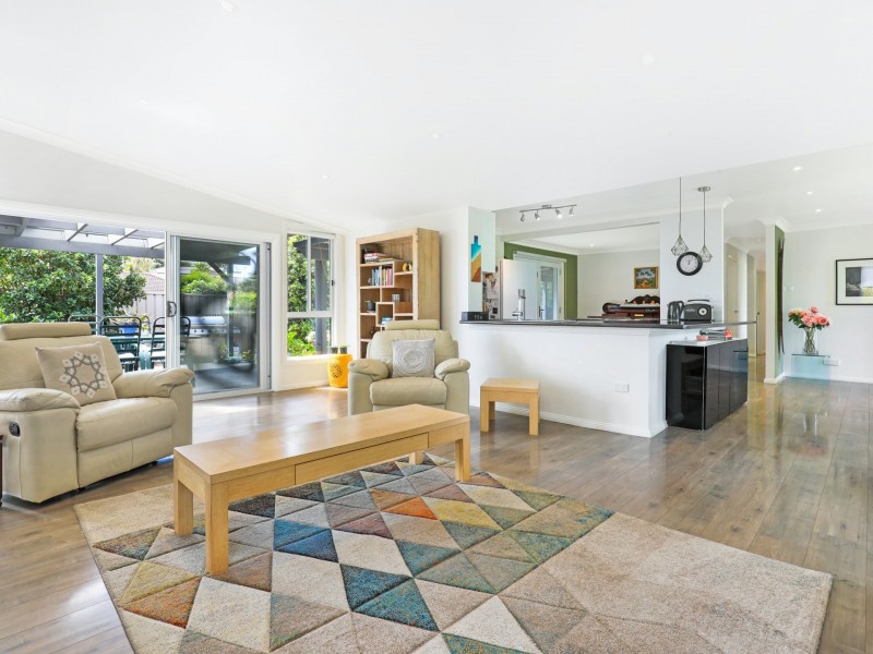 13 Illowra Parkway, Primbee NSW 2502