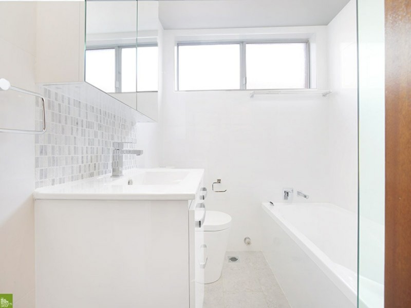 1/20 Rowland Avenue, Wollongong NSW 2500