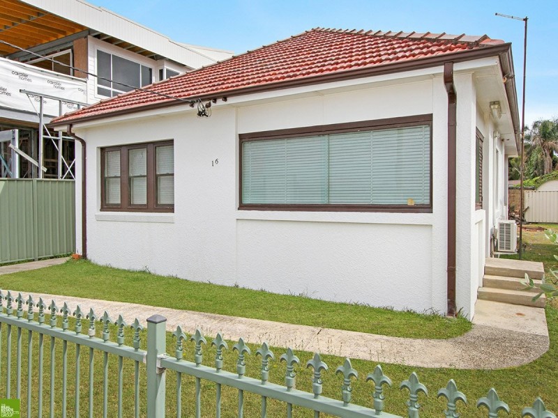 16 Fern St, Windang NSW 2528