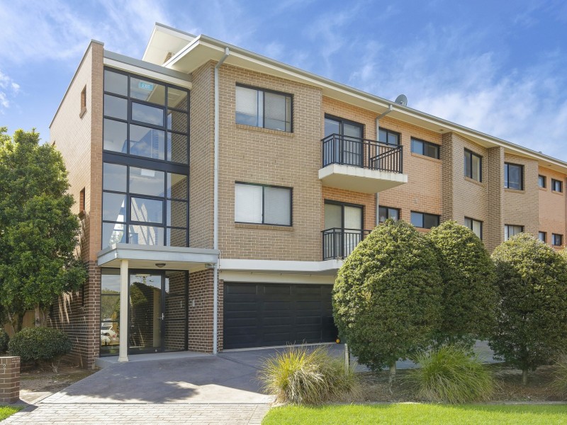 1/2 Francis Street, Corrimal NSW 2518