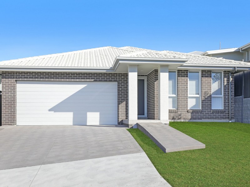 5 Grayling Street, Calderwood NSW 2527