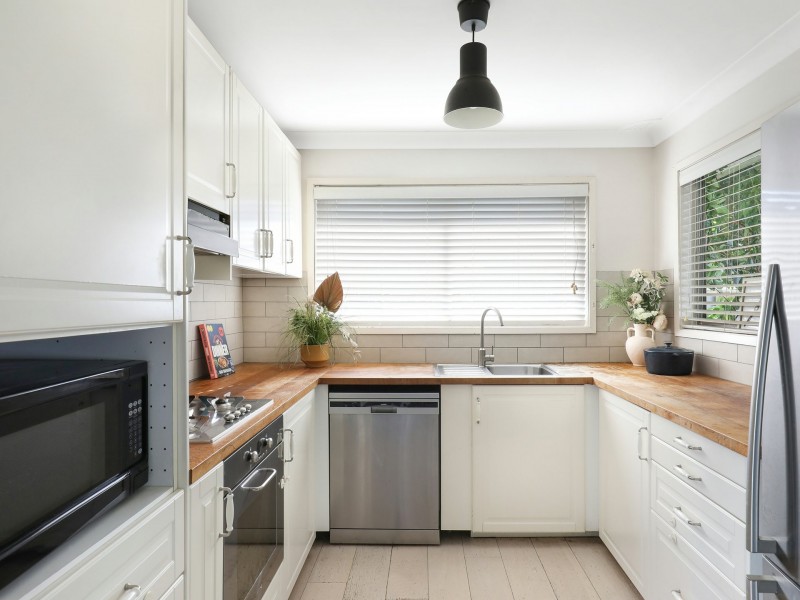 43 Bass Street, Barrack Heights NSW 2528