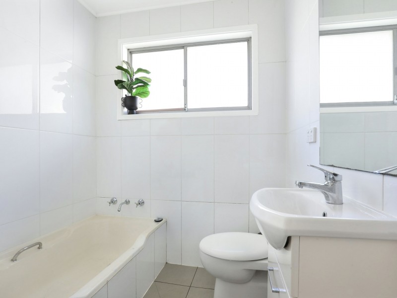 43 Bass Street, Barrack Heights NSW 2528
