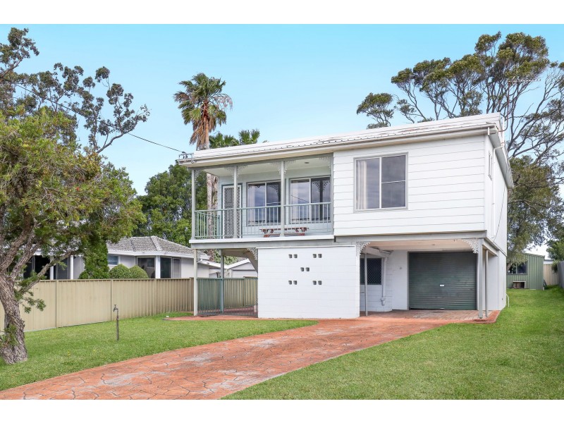 1a Deakin Street, Oak Flats NSW 2529