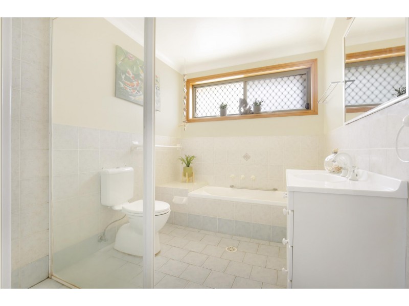 1/17 Karbo Street, Figtree NSW 2525