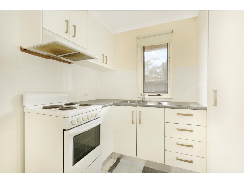 2 Kotara Cres (Warrah Place), Unanderra NSW 2526