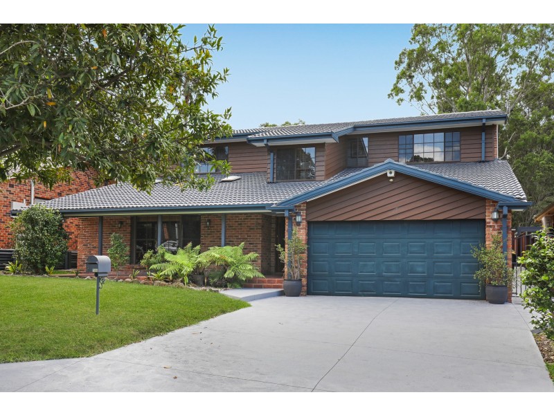 8 Halley Crescent, Woonona NSW 2517