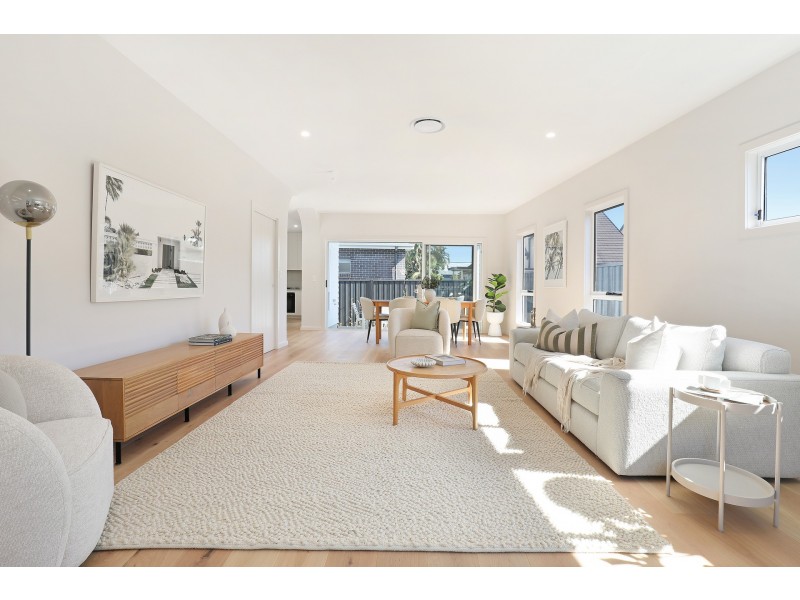 4/2 Addison Avenue, Lake Illawarra NSW 2528