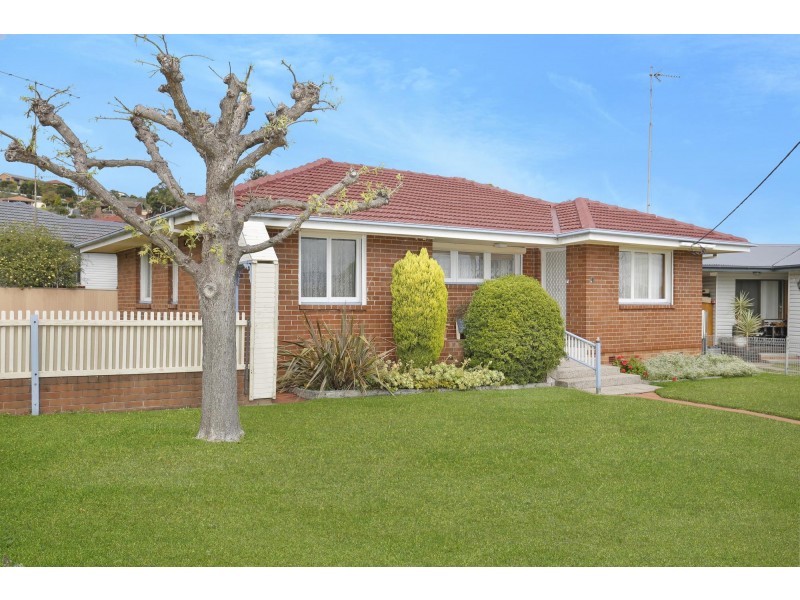 1 Eleban Place, Berkeley NSW 2506