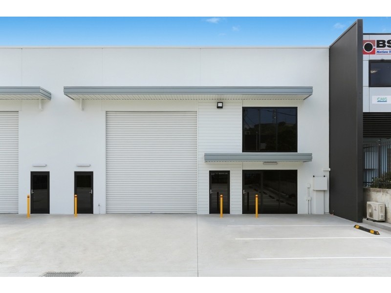 2/26 Industrial Rd, Unanderra NSW 2526