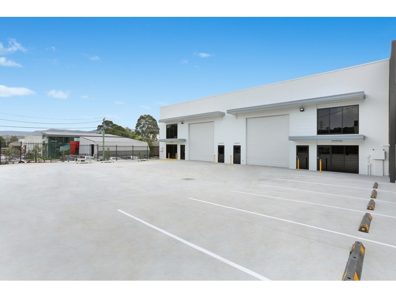 2/26 Industrial Rd, Unanderra NSW 2526