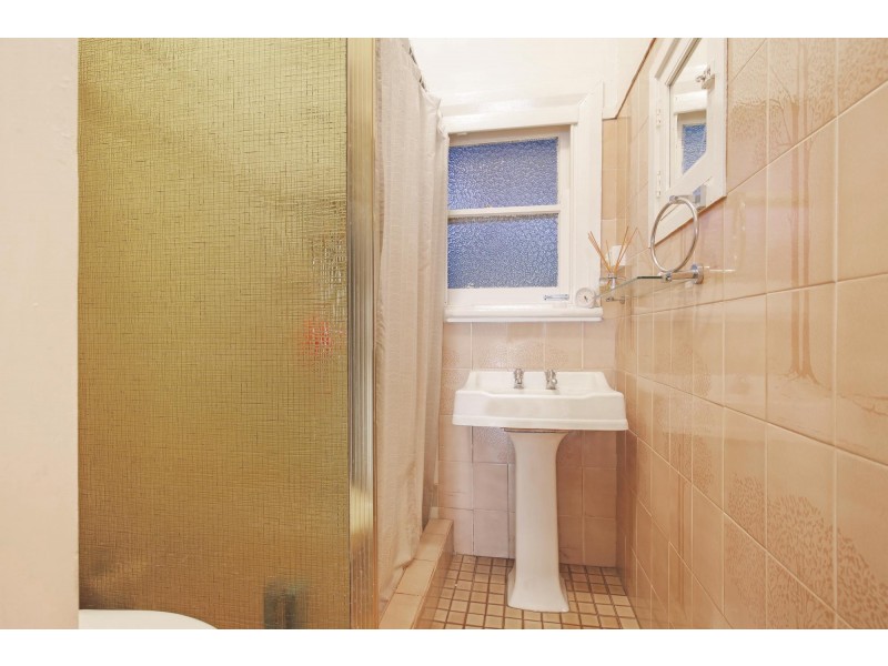 24 Bode Ave, North Wollongong NSW 2500