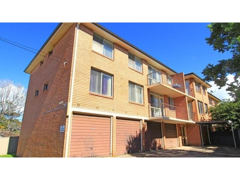 12/142 Gladstone Avenue, Coniston NSW 2500