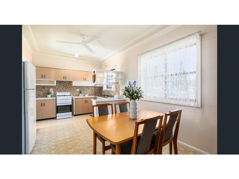 28 Highway Avenue, West Wollongong NSW 2500