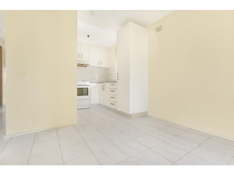 2 Kotara Cres (Warrah Place), Unanderra NSW 2526