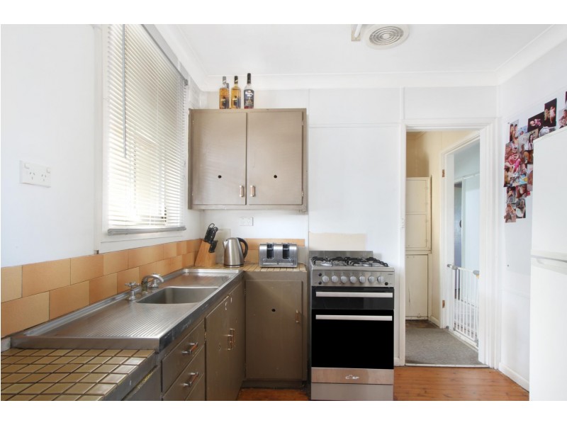 16 Southampton Street, Berkeley NSW 2506