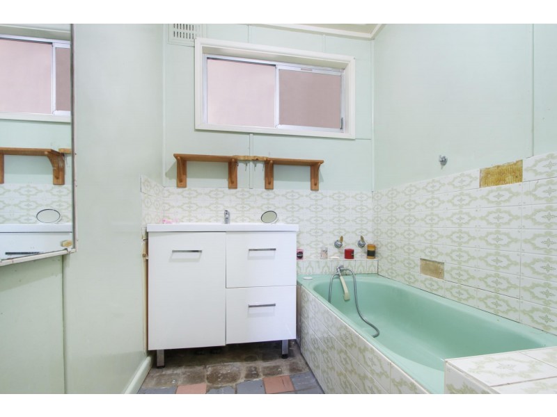 16 Southampton Street, Berkeley NSW 2506