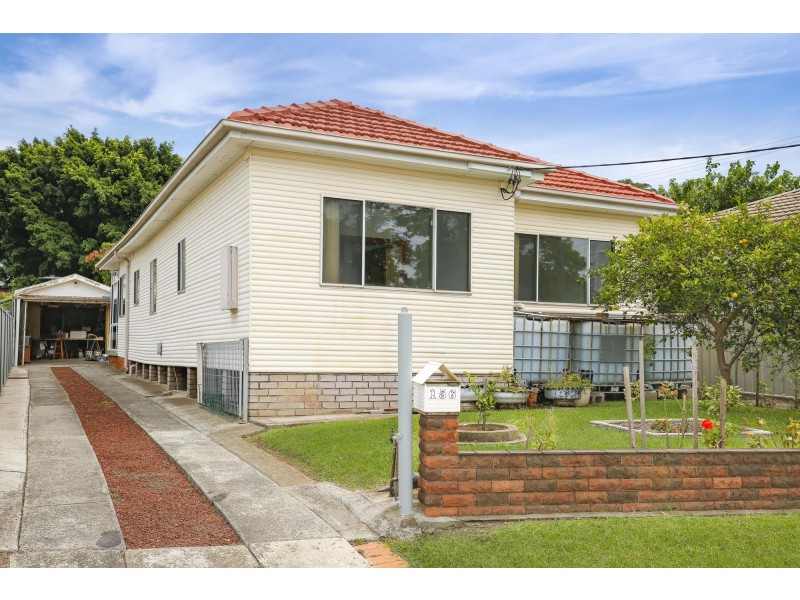 156 Gladstone Avenue, Coniston NSW 2500