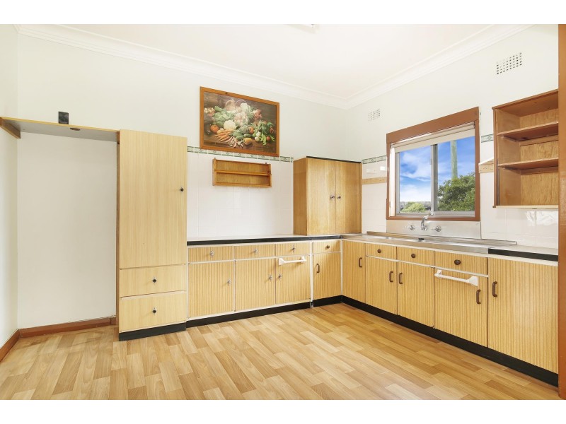 156 Gladstone Avenue, Coniston NSW 2500
