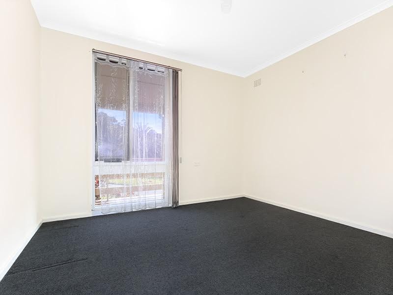 2 Kotara Crescent, Unanderra NSW 2526