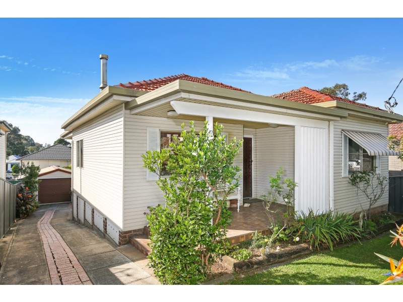 17 Prospect Street, Mount Saint Thomas NSW 2500