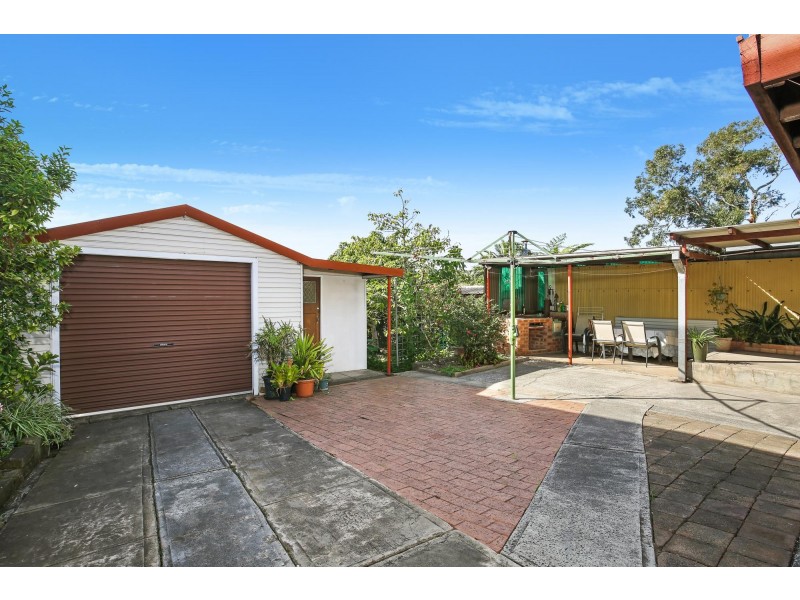 17 Prospect Street, Mount Saint Thomas NSW 2500