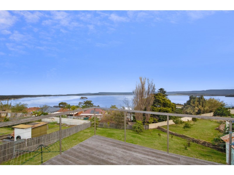 24 St Cloud Crescent, Lake Heights NSW 2502