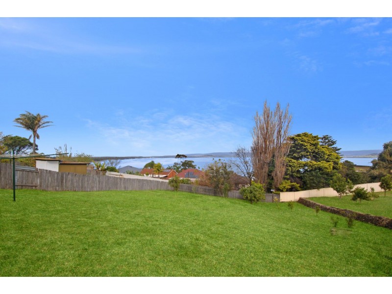 24 St Cloud Crescent, Lake Heights NSW 2502