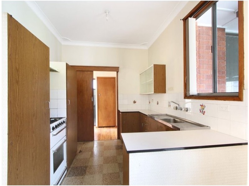 21 Pooraka Avenue, West Wollongong NSW 2500
