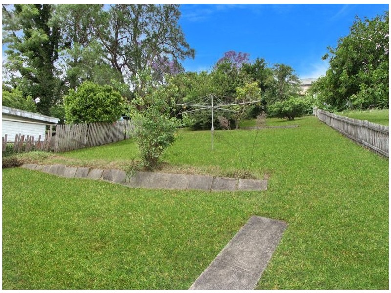 21 Pooraka Avenue, West Wollongong NSW 2500