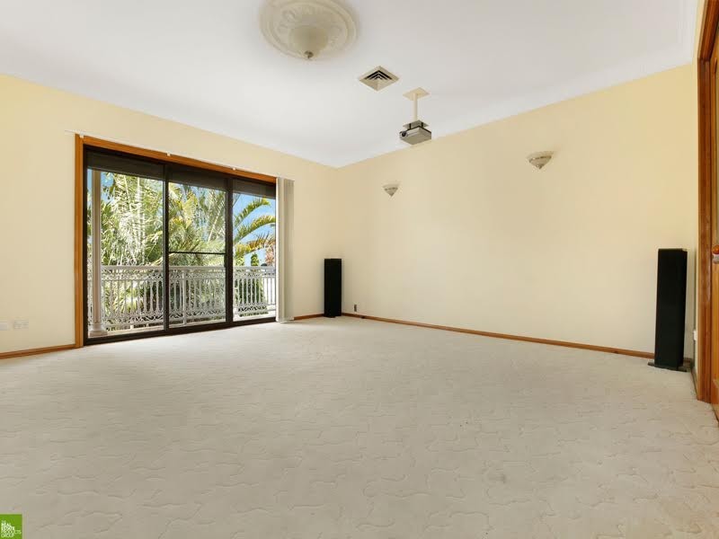4 Staff Road, Cordeaux Heights NSW 2526