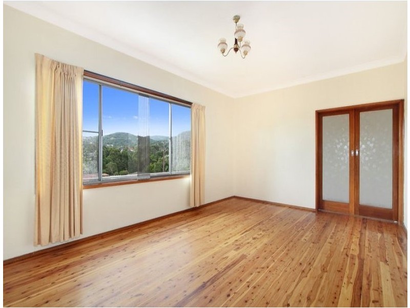 21 Pooraka Avenue, West Wollongong NSW 2500