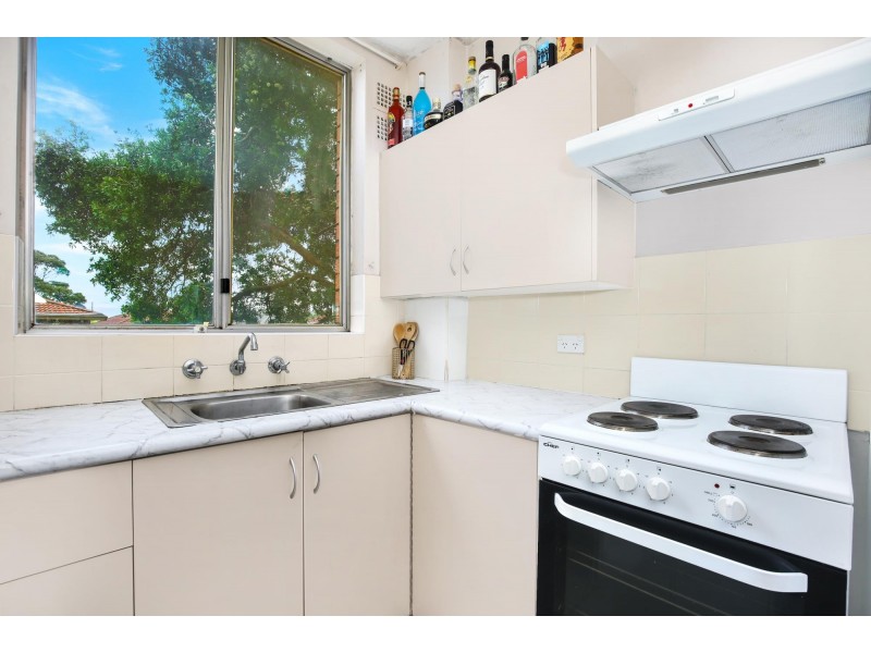 12/142 Gladstone Avenue, Coniston NSW 2500