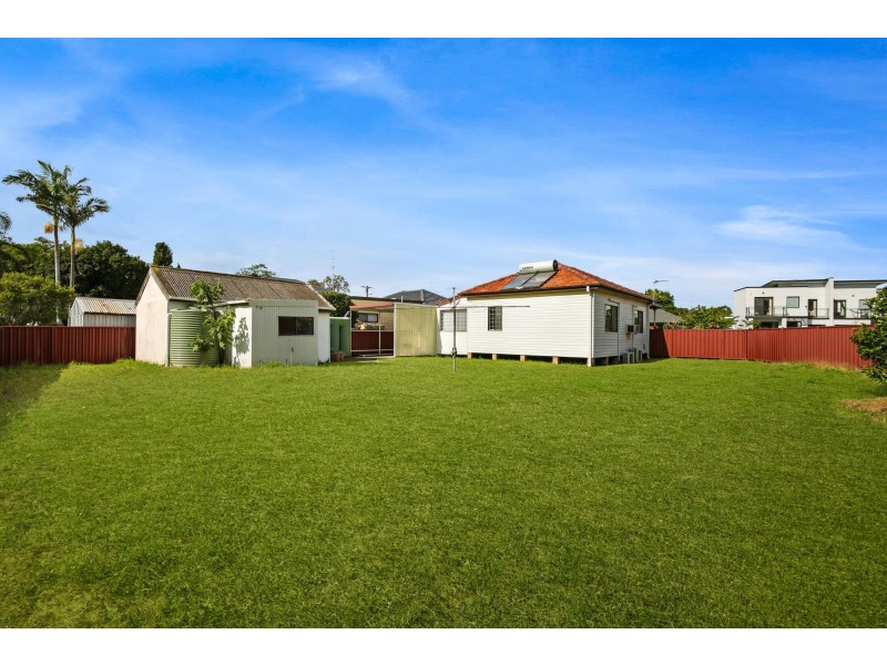 10 Carr Street, Towradgi NSW 2518