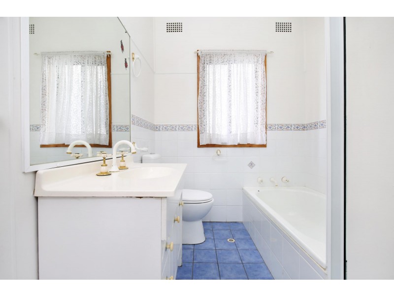 100 First Avenue North, Warrawong NSW 2502